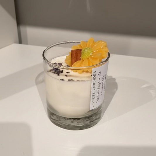 ArtsySoapCo. Floral Candle