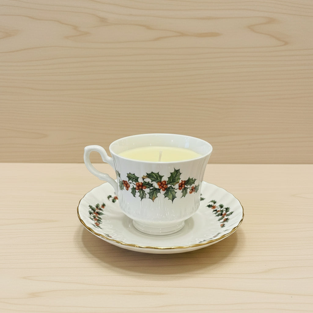 Mistletoe Garland Teacup Candle
