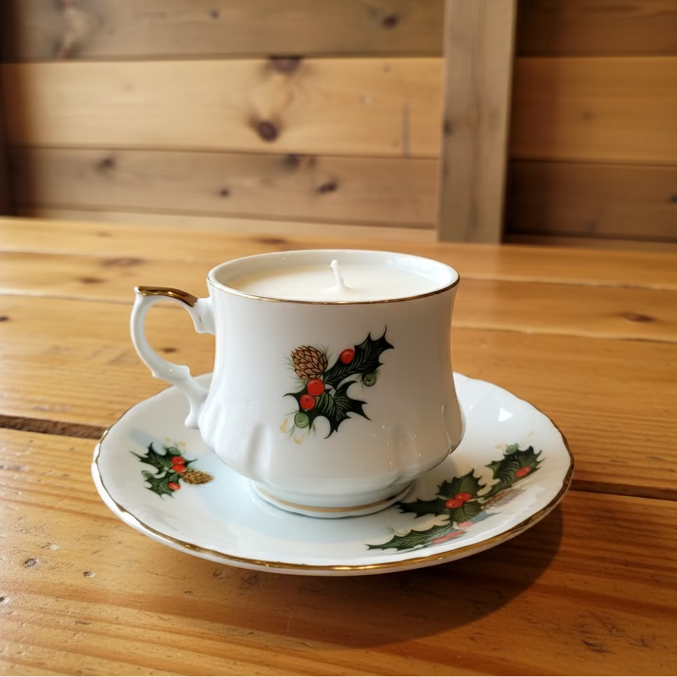 Mistletoe and Pinecone Teacup Candle