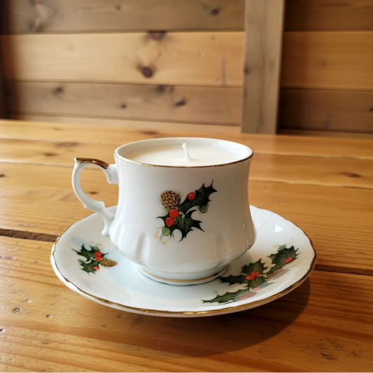 Mistletoe and Pinecone Teacup Candle