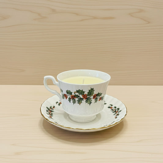 Mistletoe Garland Teacup Candle