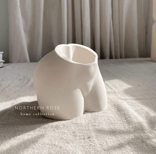 Bum Vase